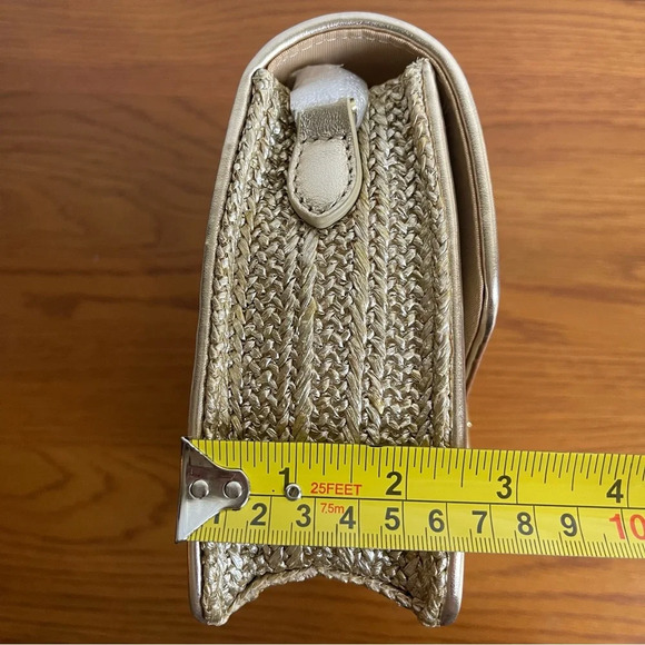 Lilly Pulitzer Dobson Crossbody - Picture 6 of 16